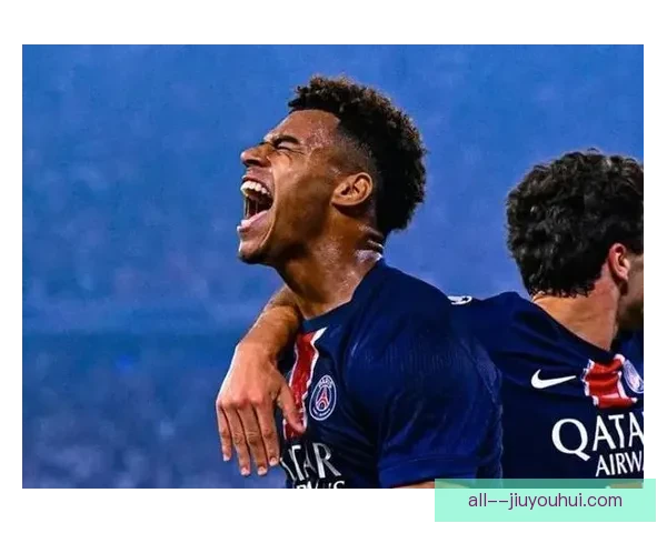 巴黎圣日耳曼豪签法甲助攻王杜埃震动欧洲足坛掀起新赛季争冠狂潮